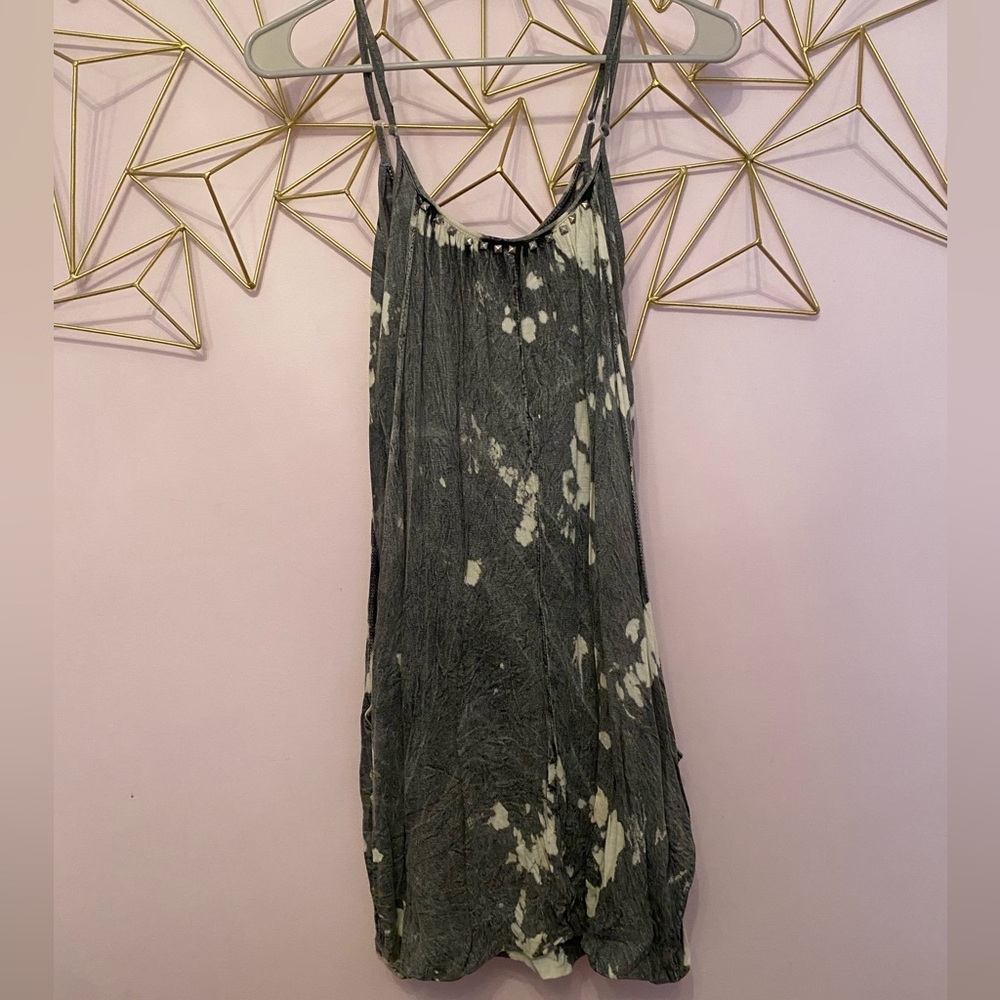 Daytrip medium top with pockets.